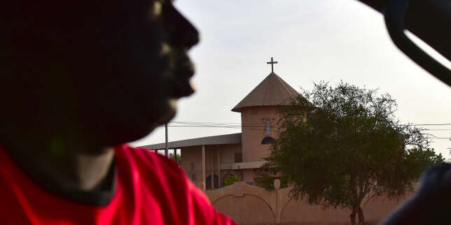 Burkina Faso : 15 morts dans une « attaque terroriste » contre une église catholique