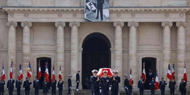 Hommage à Philippe de Gaulle : Emmanuel Macron convoque le passé pour cibler ses opposants
