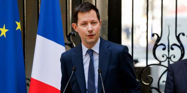 Les Républicains, pris en étau entre le RN et la majorité, cherchent leur ligne droite pour les européennes