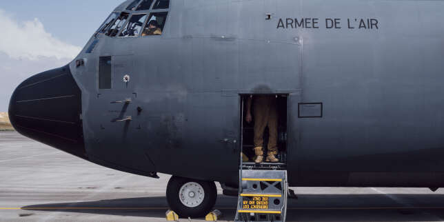 Au-dessus de la bande de Gaza, ravagée par les bombardements et affamée